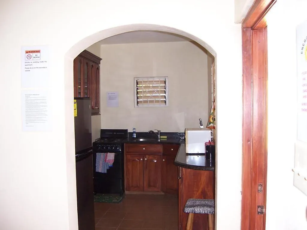 Almond Tree Villa Ocho Rios Homestay szállás