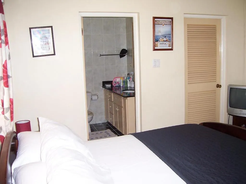 Almond Tree Villa Ocho Rios