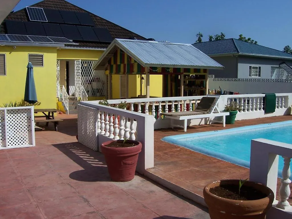 Almond Tree Villa Ocho Rios Homestay szállás