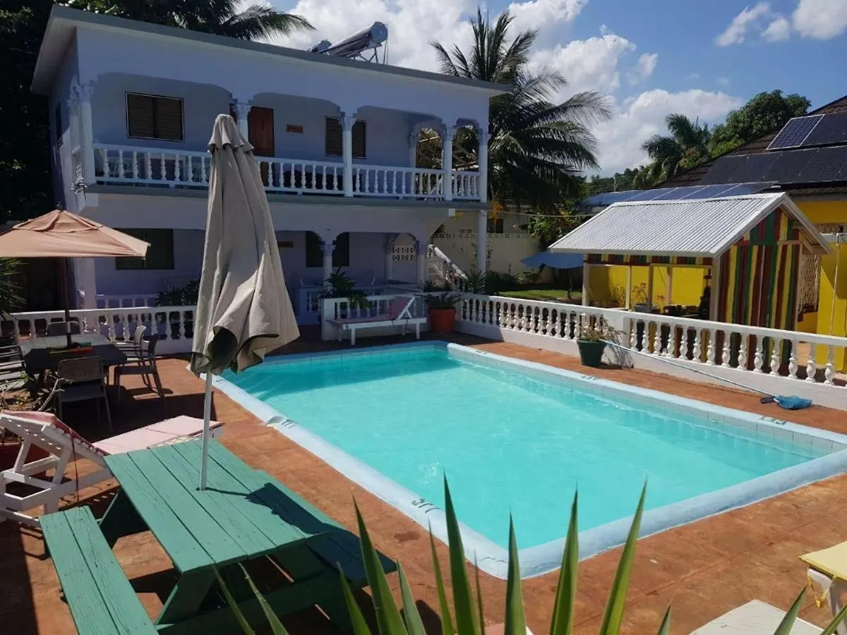 Homestay szállás Almond Tree Villa Ocho Rios