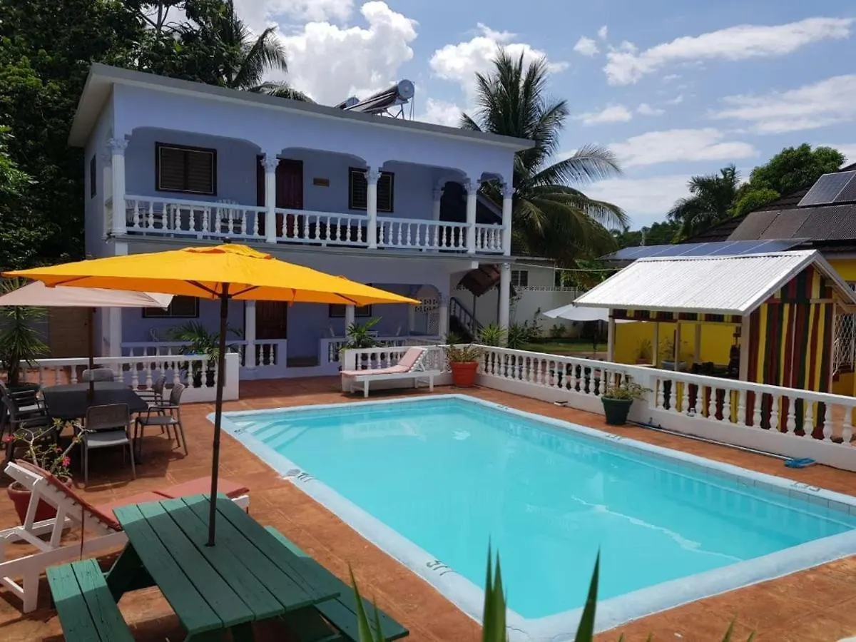 Almond Tree Villa Ocho Rios